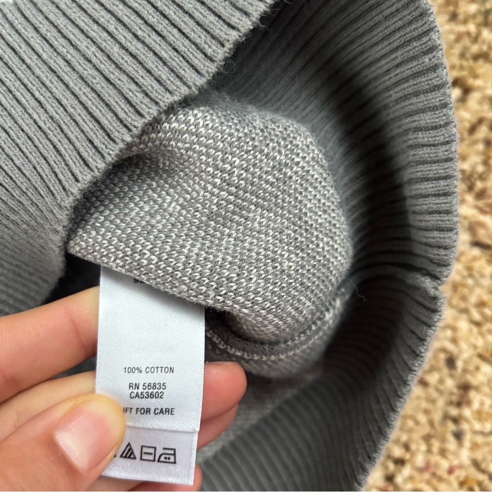 Gray Snowflake Pattern Men's Sweater - image 3